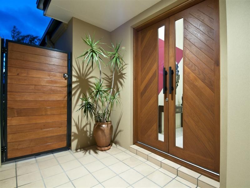 36 Anglers Esplanade, Runaway Bay QLD 4216