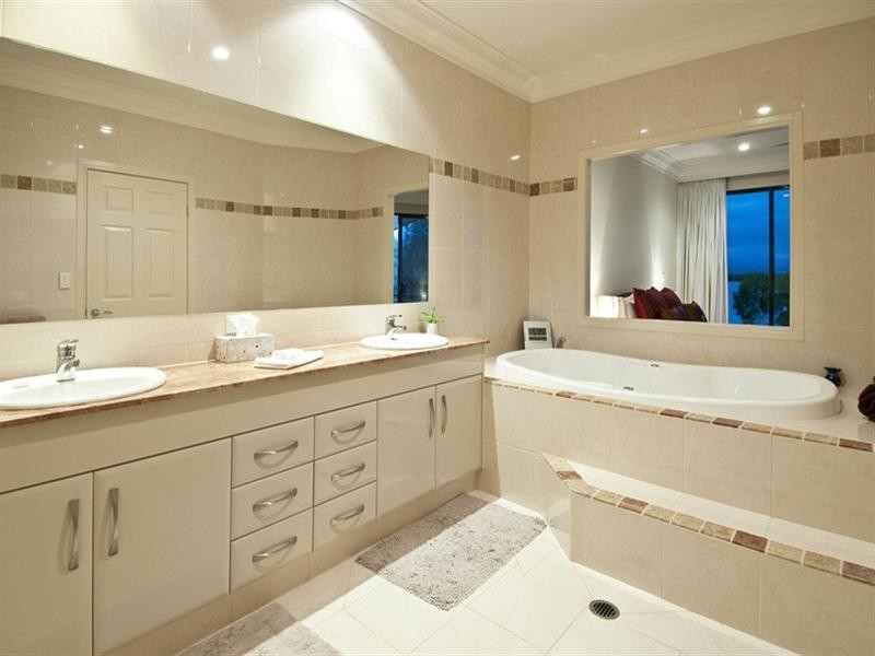 36 Anglers Esplanade, Runaway Bay QLD 4216