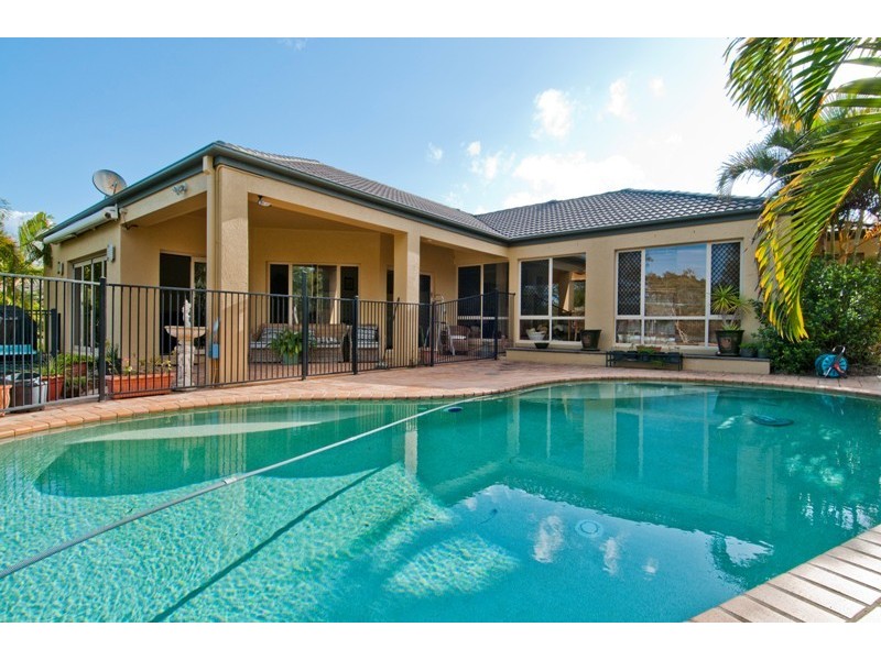 9 Hazel Court, Arundel QLD 4214