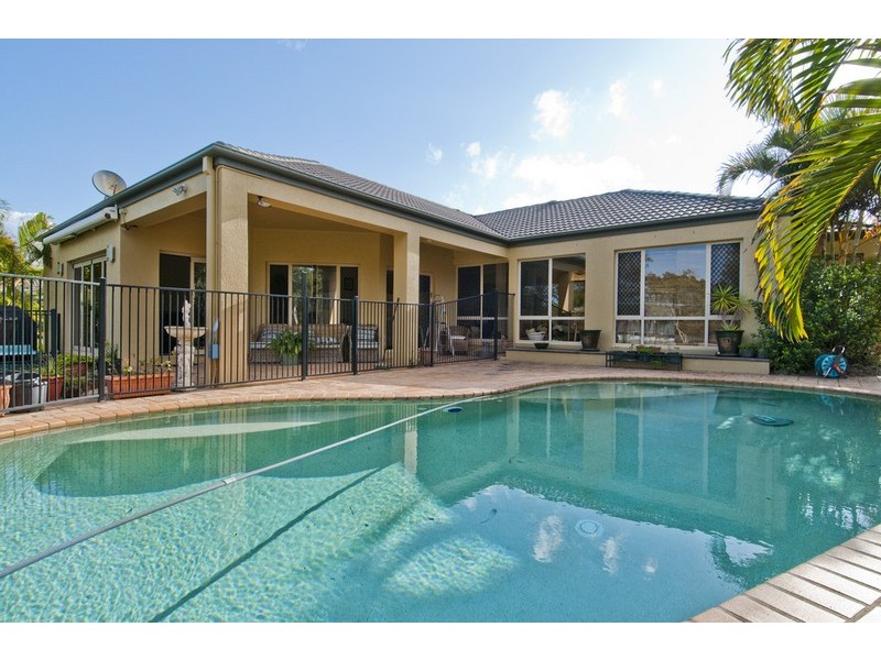 9 Hazel Court, Arundel QLD 4214