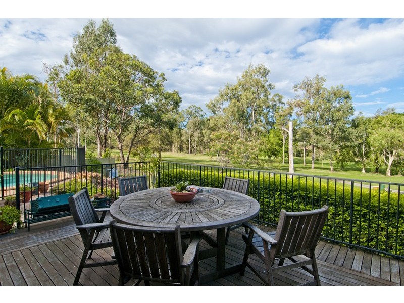 9 Hazel Court, Arundel QLD 4214