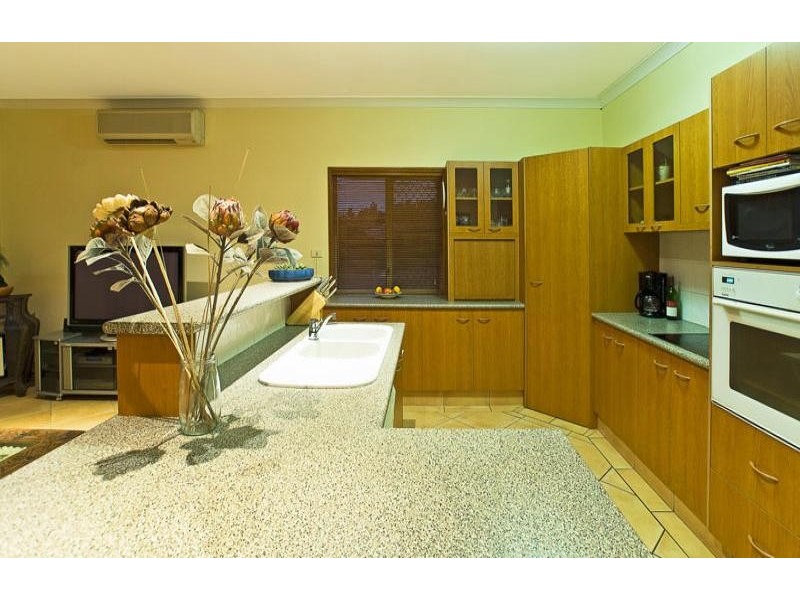 9 Hazel Court, Arundel QLD 4214