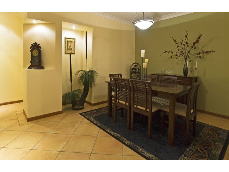 9 Hazel Court, Arundel QLD 4214