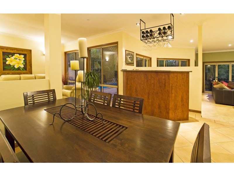 9 Hazel Court, Arundel QLD 4214