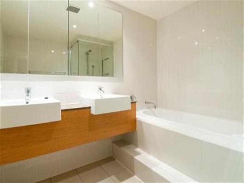 Hope Island QLD 4212