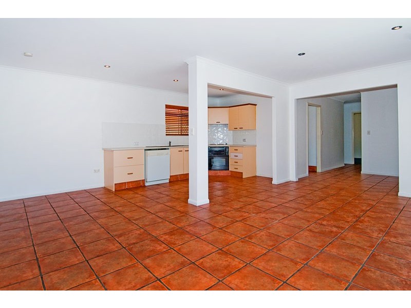 50 Annerley Avenue, Runaway Bay QLD 4216