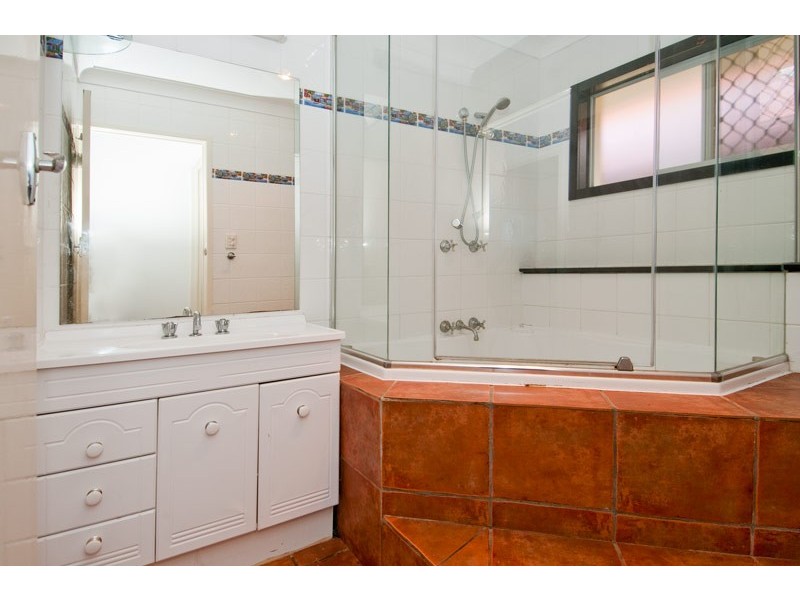 50 Annerley Avenue, Runaway Bay QLD 4216