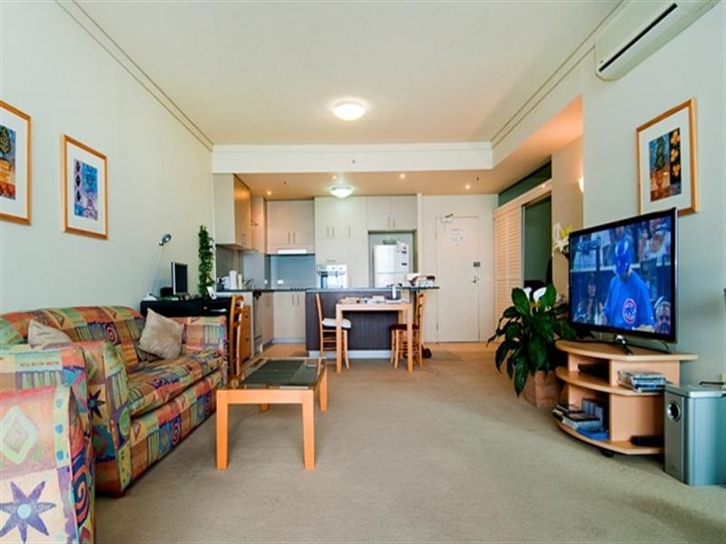 Labrador QLD 4215