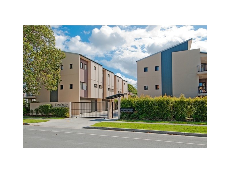 6/22 “Broadwater Mews”  Bath Street, Labrador QLD 4215