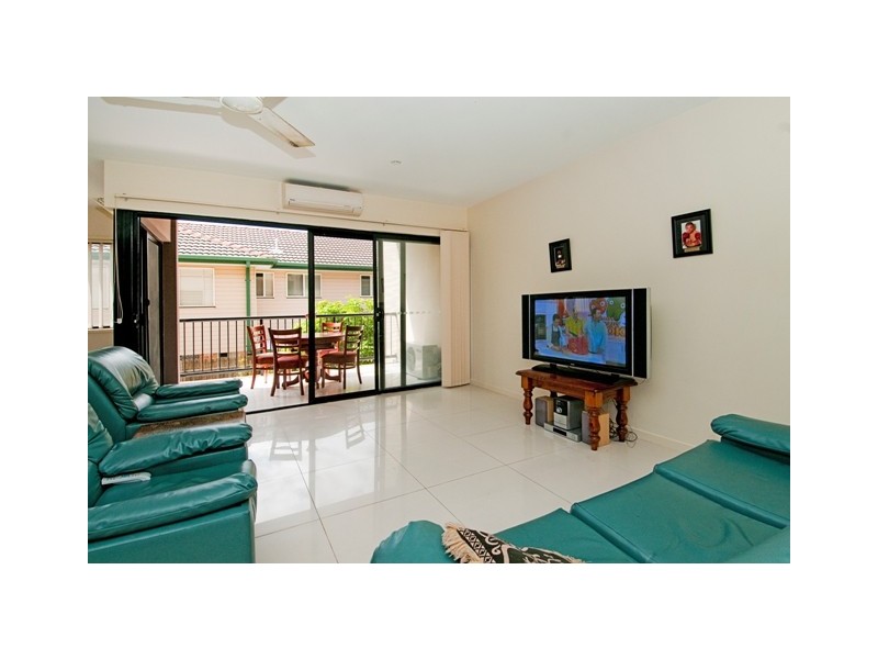 6/22 “Broadwater Mews”  Bath Street, Labrador QLD 4215