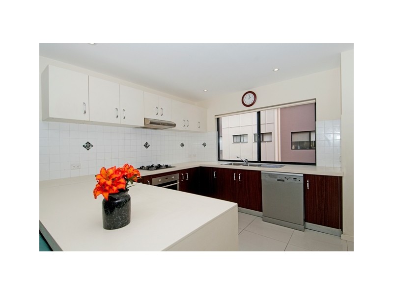 6/22 “Broadwater Mews”  Bath Street, Labrador QLD 4215