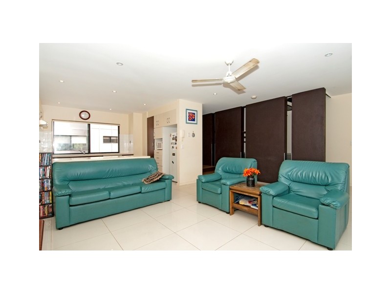 6/22 “Broadwater Mews”  Bath Street, Labrador QLD 4215