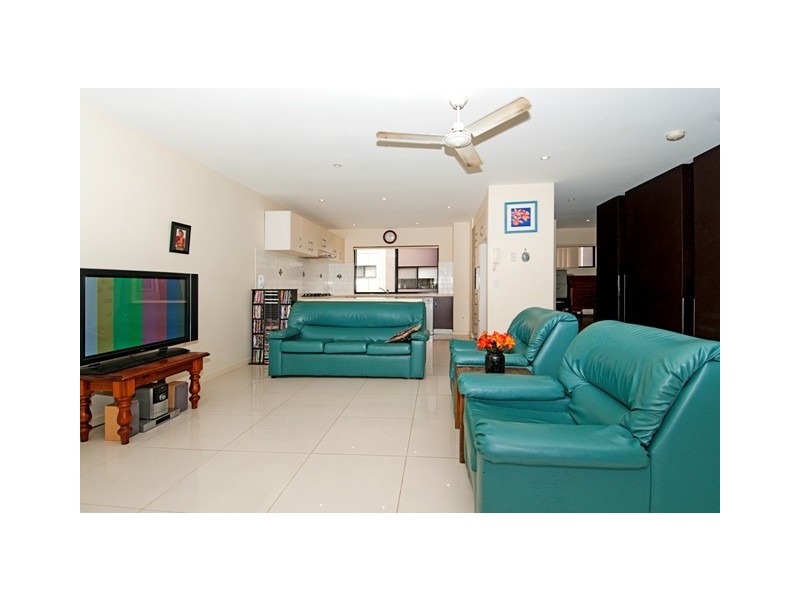 6/22 “Broadwater Mews”  Bath Street, Labrador QLD 4215