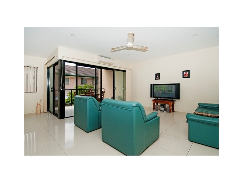 6/22 “Broadwater Mews”  Bath Street, Labrador QLD 4215