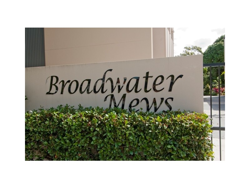 6/22 “Broadwater Mews”  Bath Street, Labrador QLD 4215
