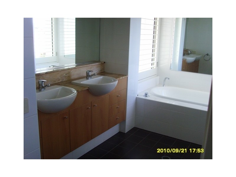 11/326 Marine Parade, Labrador QLD 4215