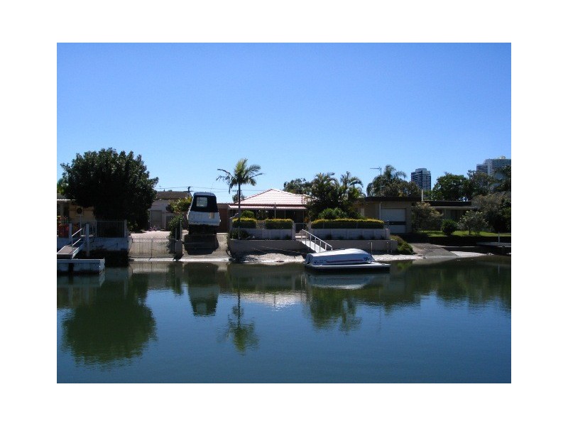 10 Annoula Avenue, Biggera Waters QLD 4216