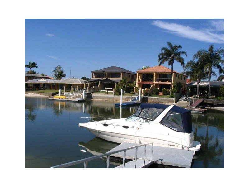 10 Annoula Avenue, Biggera Waters QLD 4216