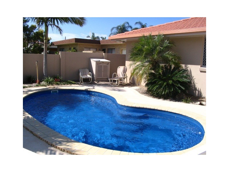 10 Annoula Avenue, Biggera Waters QLD 4216