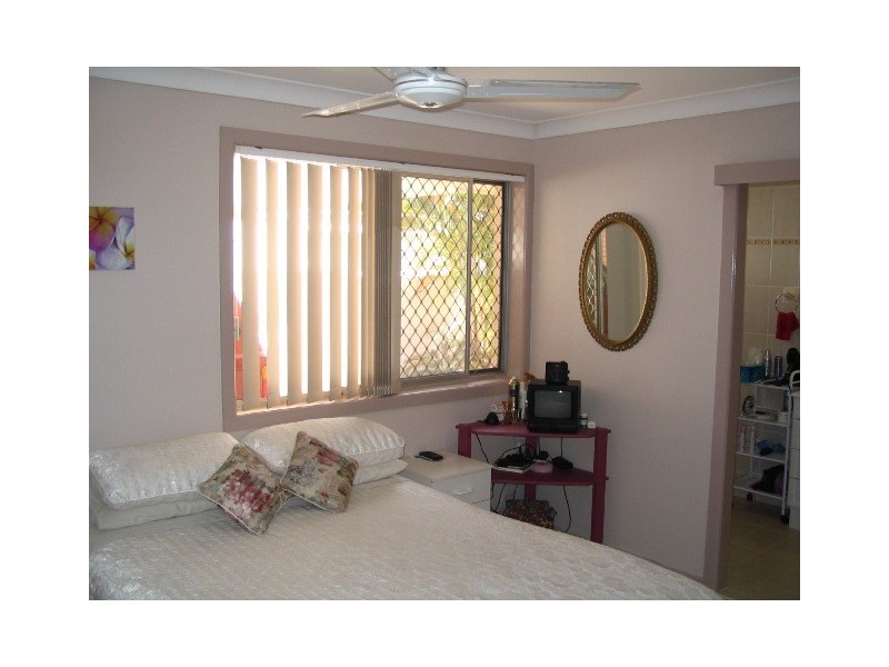 10 Annoula Avenue, Biggera Waters QLD 4216