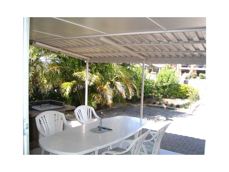 10 Annoula Avenue, Biggera Waters QLD 4216