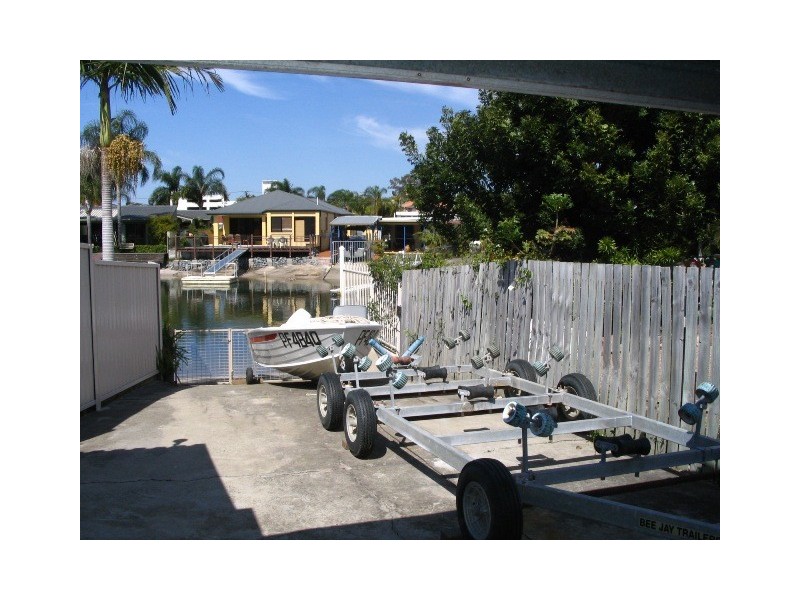 10 Annoula Avenue, Biggera Waters QLD 4216