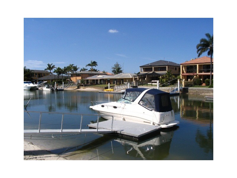10 Annoula Avenue, Biggera Waters QLD 4216