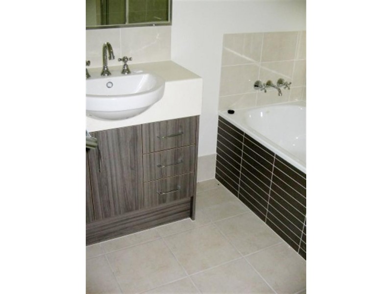 28 Lakeland Drive, Tanah Merah QLD 4128