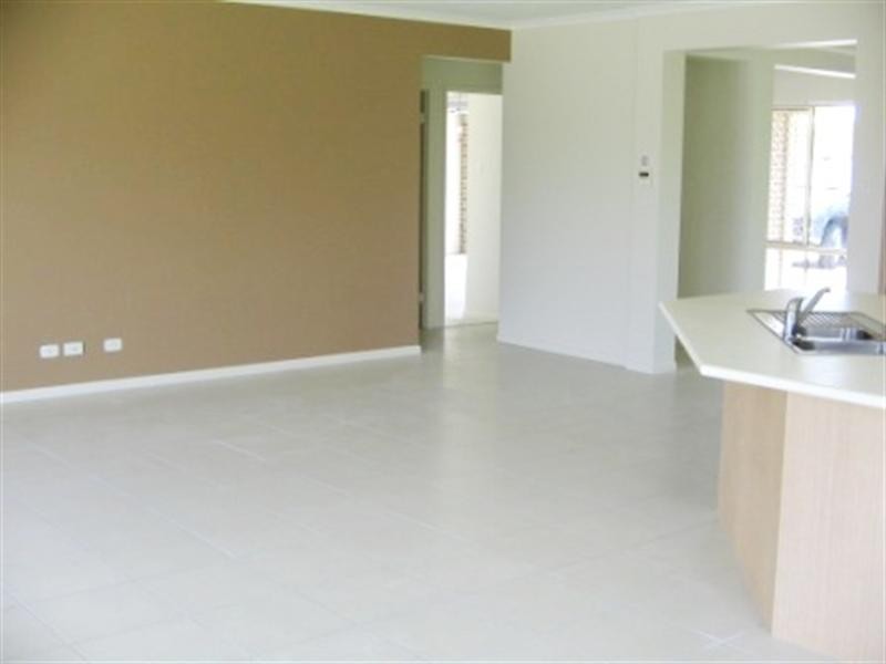 28 Lakeland Drive, Tanah Merah QLD 4128