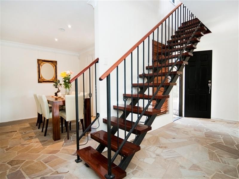 8 Nautilus Place, Runaway Bay QLD 4216