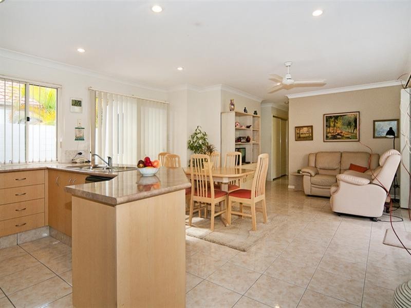 6/5 Chanell Close, Coombabah QLD 4216