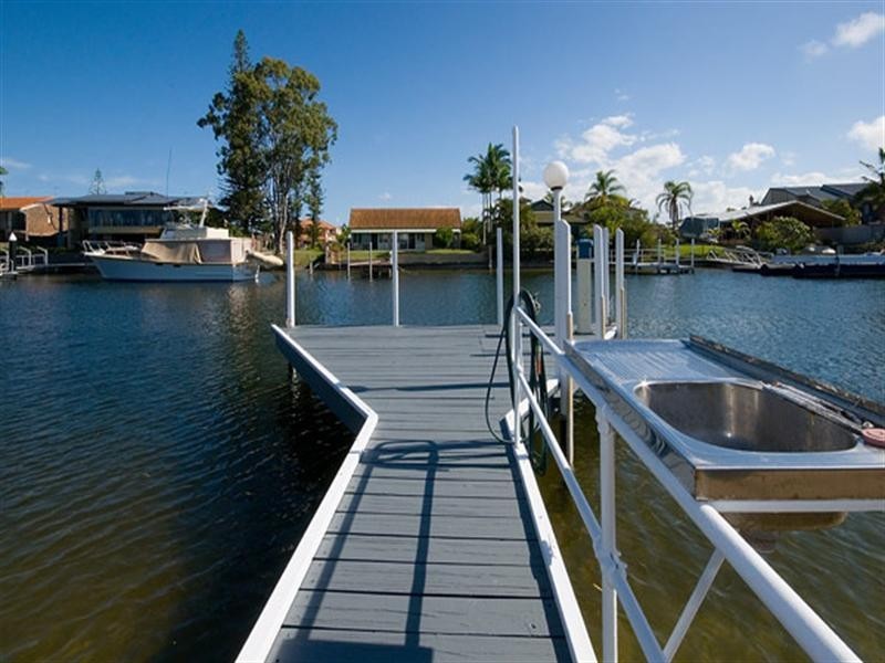 10 Huon Crescent, Runaway Bay QLD 4216