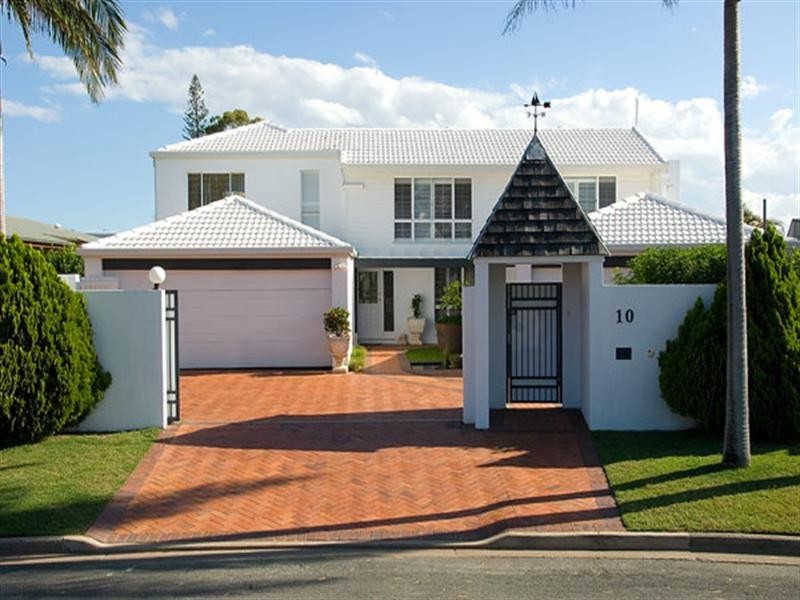 10 Huon Crescent, Runaway Bay QLD 4216