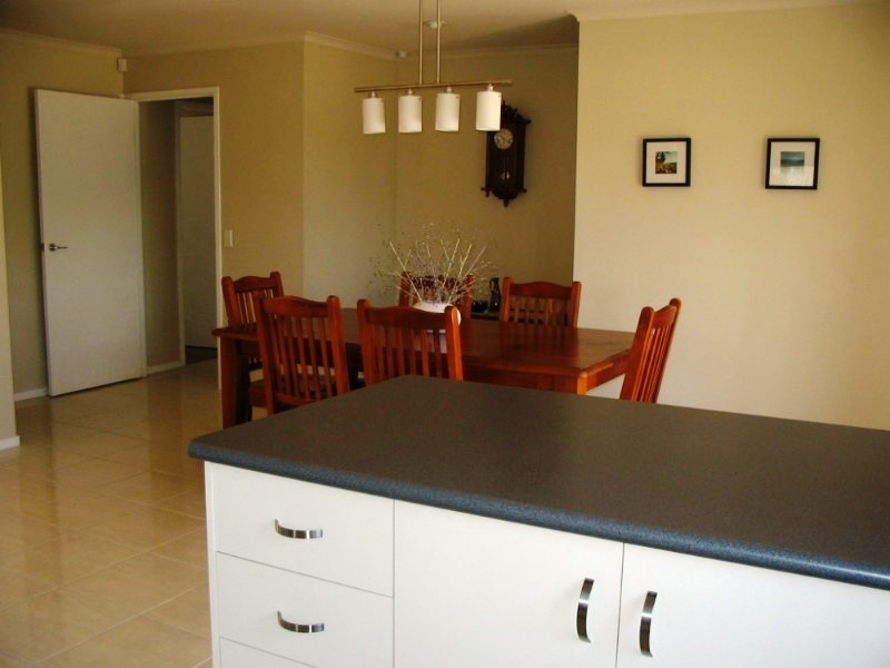 15 Wolvi Place, Helensvale QLD 4212