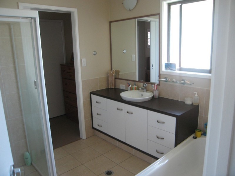 15 Wolvi Place, Helensvale QLD 4212