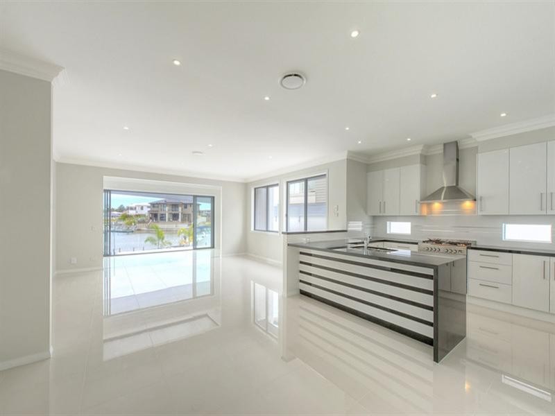 1/27 Compass Drive, Biggera Waters QLD 4216