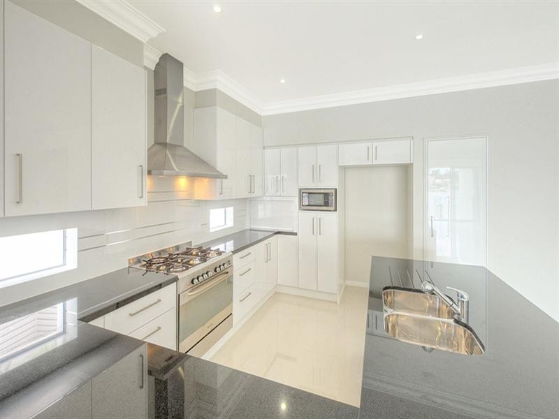 1/27 Compass Drive, Biggera Waters QLD 4216