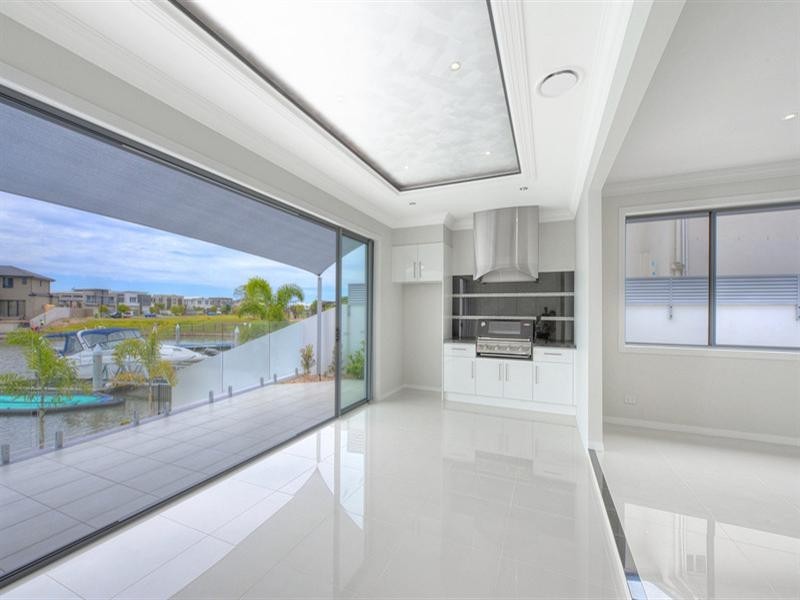 1/27 Compass Drive, Biggera Waters QLD 4216