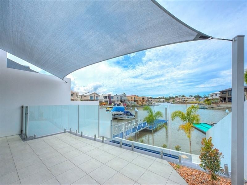 1/27 Compass Drive, Biggera Waters QLD 4216