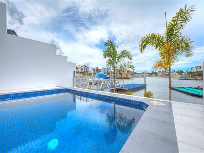 1/27 Compass Drive, Biggera Waters QLD 4216