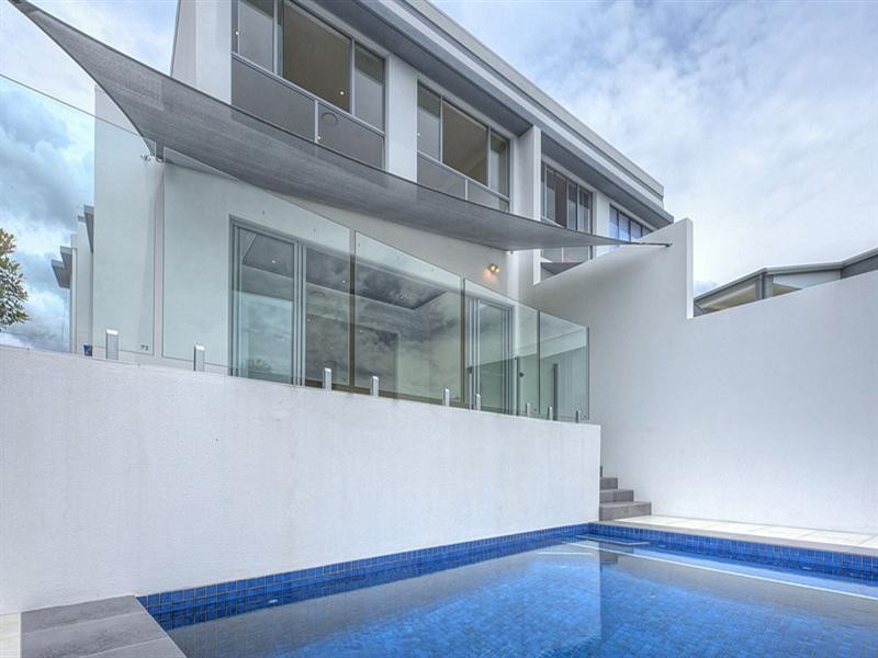 1/27 Compass Drive, Biggera Waters QLD 4216