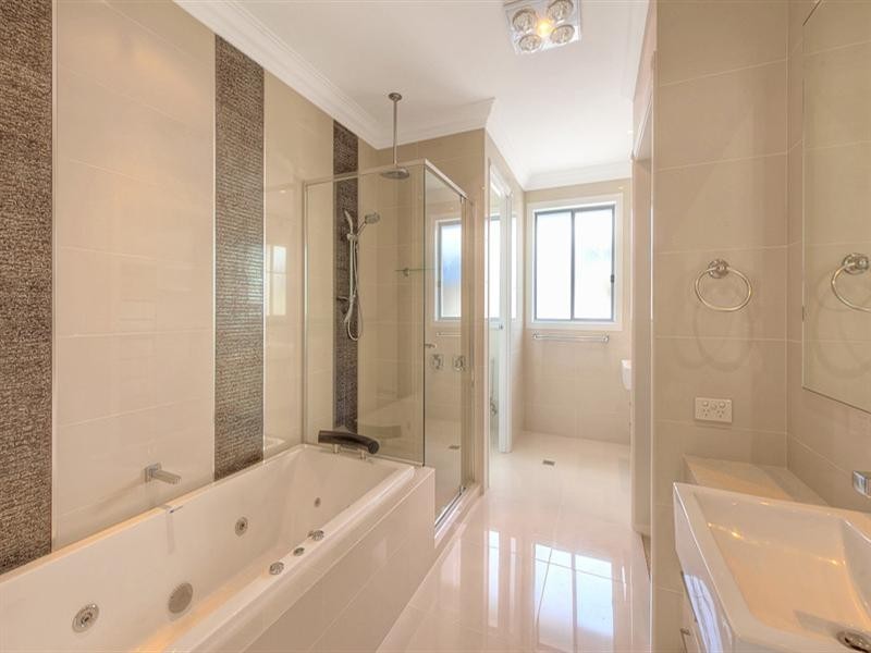 1/27 Compass Drive, Biggera Waters QLD 4216