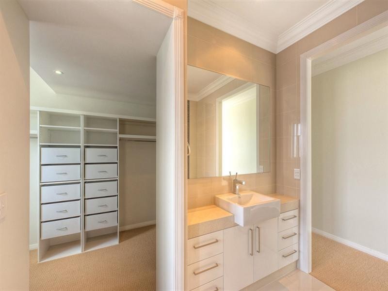 1/27 Compass Drive, Biggera Waters QLD 4216