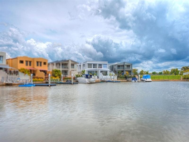 1/27 Compass Drive, Biggera Waters QLD 4216