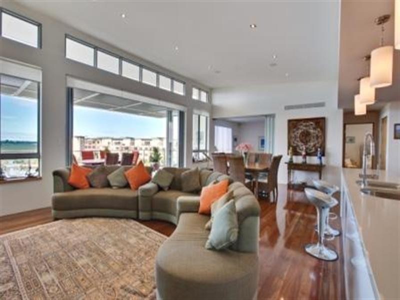 Hope Island QLD 4212