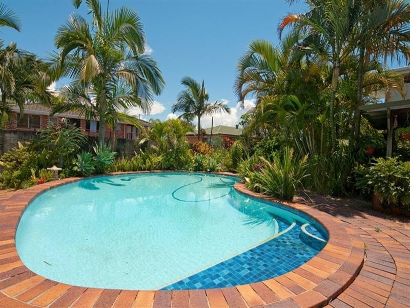 15 Wallace Street, Southport QLD 4215