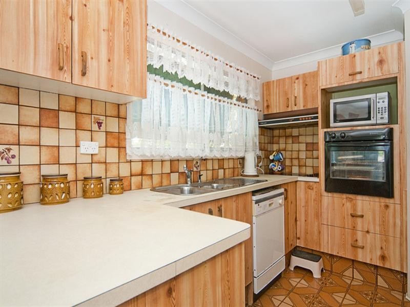 15 Wallace Street, Southport QLD 4215