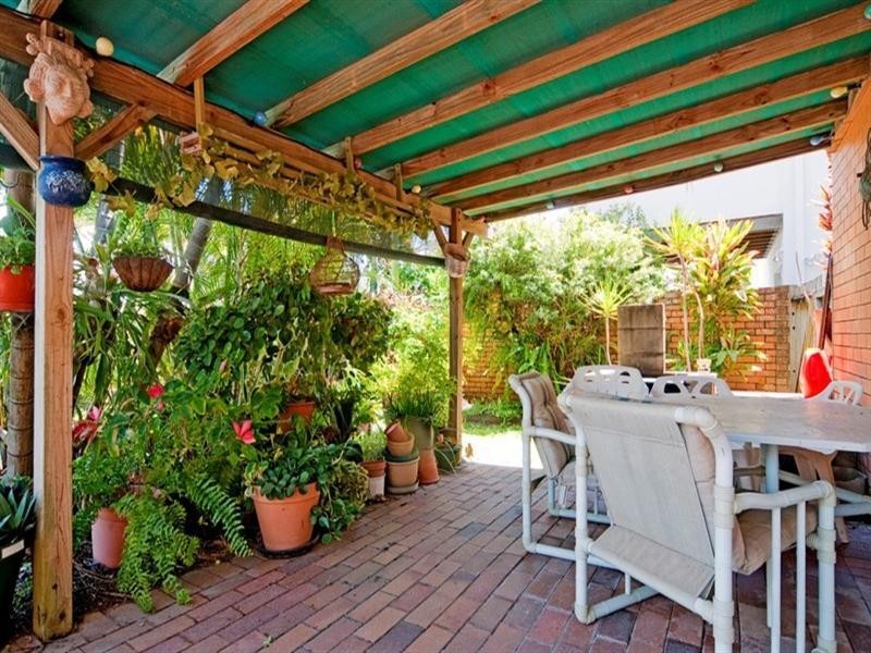 15 Wallace Street, Southport QLD 4215