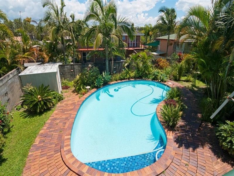 15 Wallace Street, Southport QLD 4215
