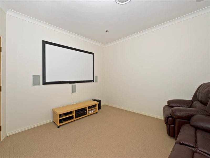 63 Graywillow Boulevard, Oxenford QLD 4210